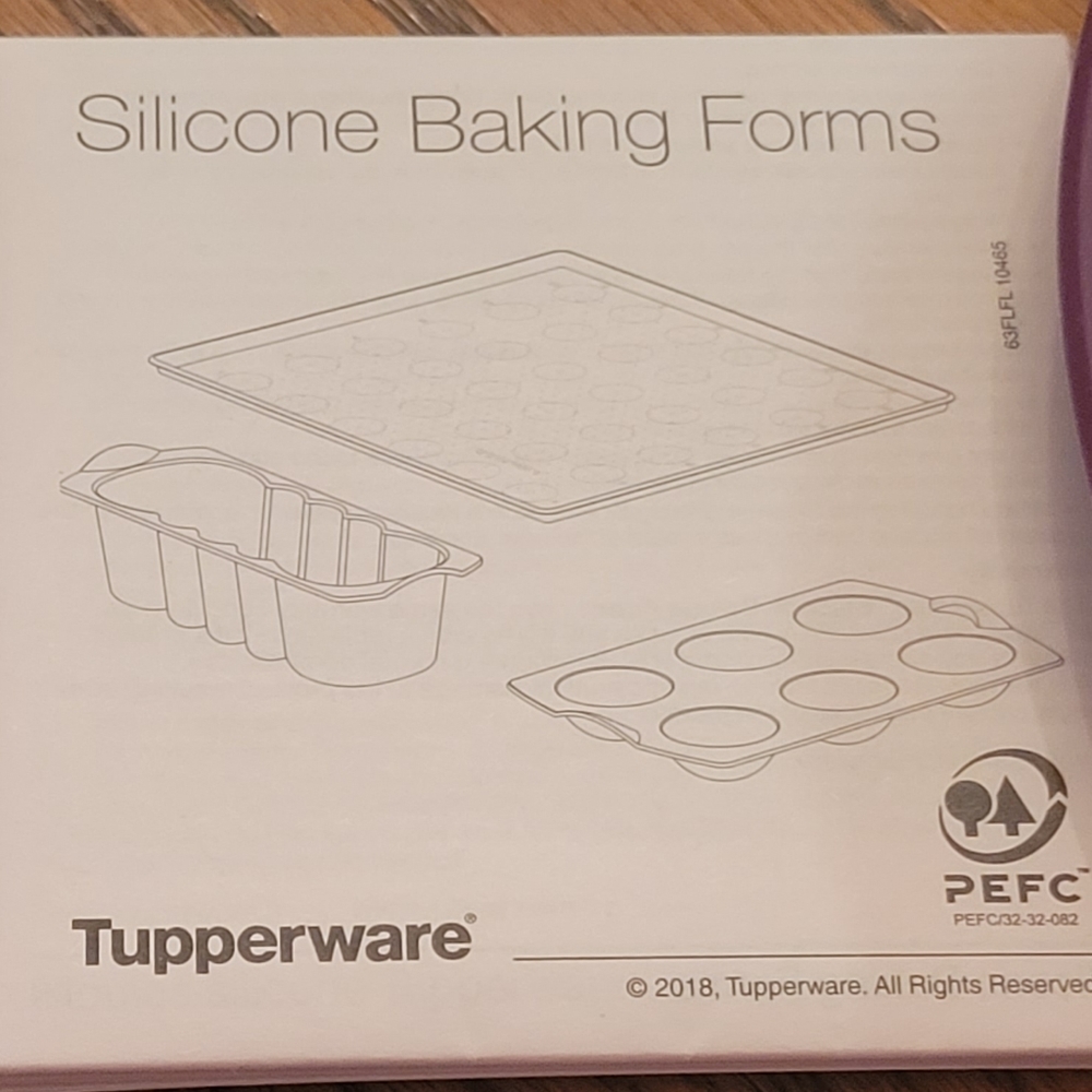 Tupperware Silicone Bakeware Set/2 - Picture 4 of 5